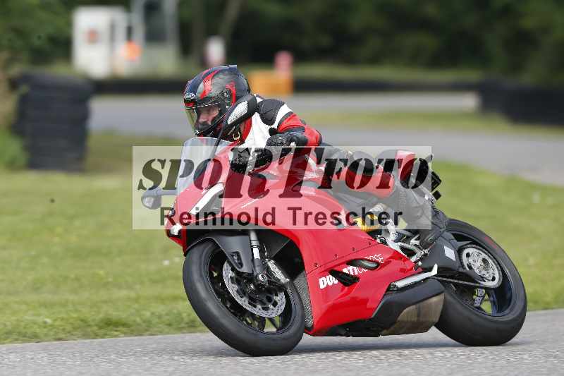 /Archiv-2025/42 07.08.2025 Peter Studer Girls Day ADR/Gruppe blau/team